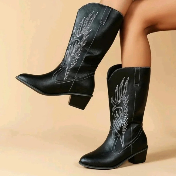 Women Graphic Embroidered Point Toe Chunky Heeled Fashion Boots, Vacation Black - Picture 1 of 6